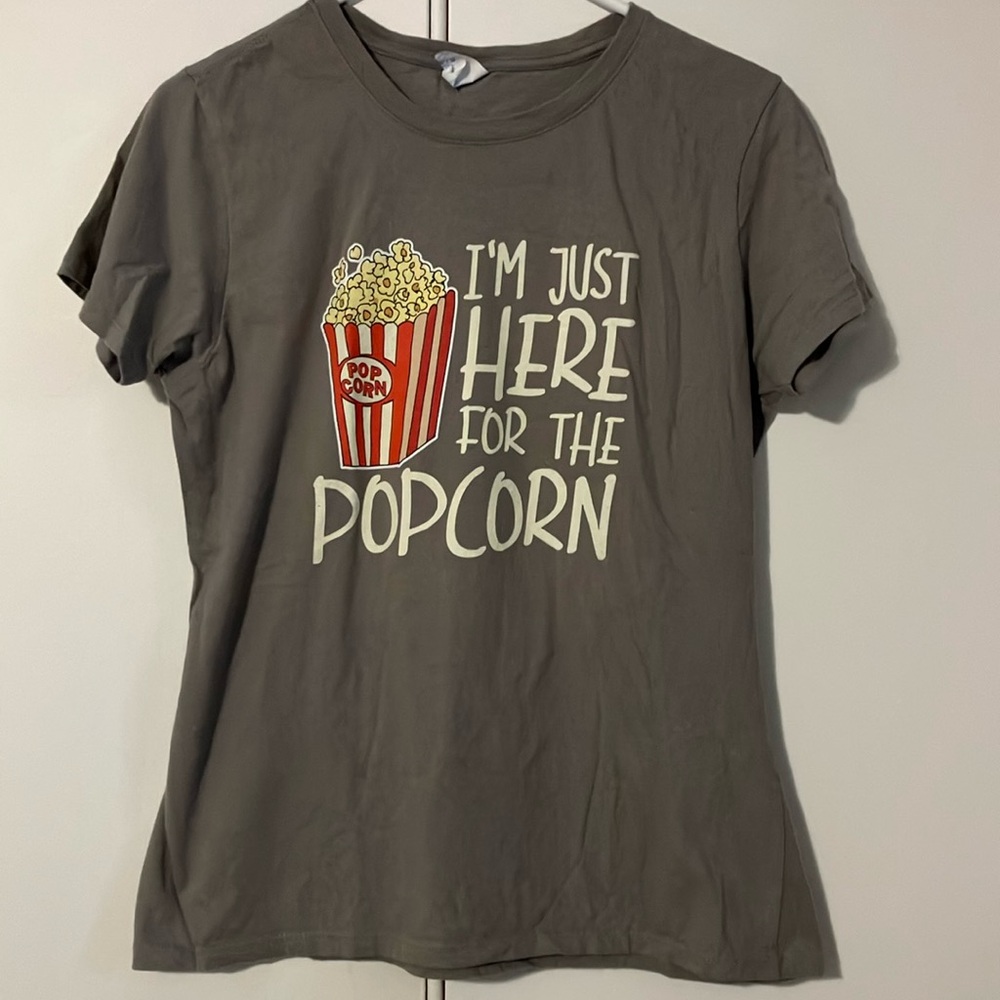 "I'm just here for the popcorn" women's t-shirt size medium, gray